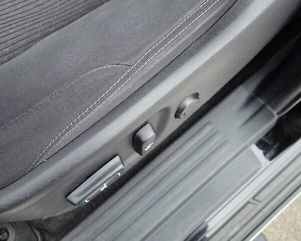 Черный Тойота Ленд Крузер Прадо, объемом двигателя 3.96 л и пробегом 130 тыс. км за 40000 $, фото 2 на Automoto.ua