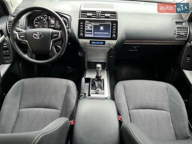 Черный Тойота Ленд Крузер Прадо, объемом двигателя 3.96 л и пробегом 42 тыс. км за 43977 $, фото 9 на Automoto.ua