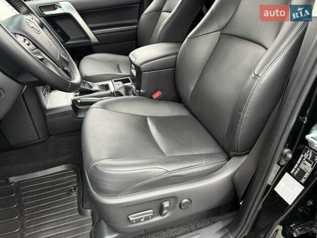 Черный Тойота Ленд Крузер Прадо, объемом двигателя 3.96 л и пробегом 69 тыс. км за 49700 $, фото 45 на Automoto.ua