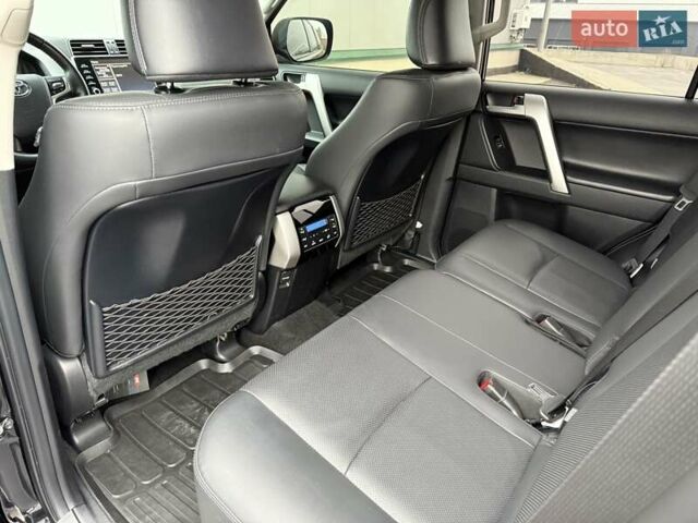 Черный Тойота Ленд Крузер Прадо, объемом двигателя 3.96 л и пробегом 69 тыс. км за 49700 $, фото 33 на Automoto.ua