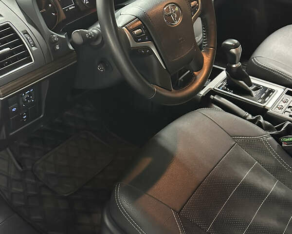 Черный Тойота Ленд Крузер Прадо, объемом двигателя 4 л и пробегом 35 тыс. км за 44999 $, фото 21 на Automoto.ua