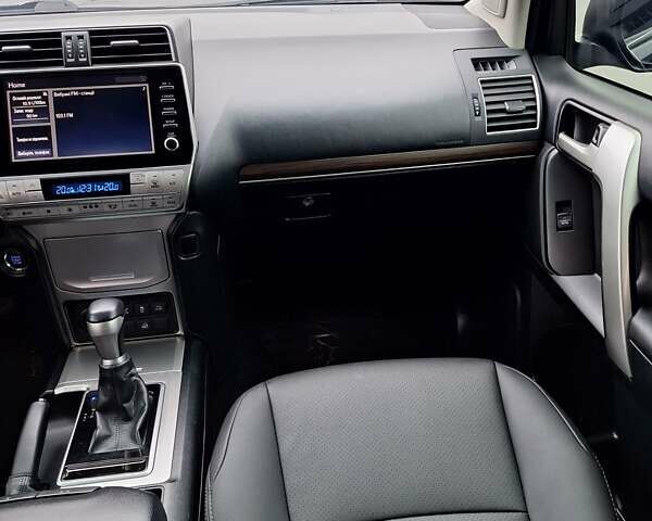 Чорний Тойота Ленд Крузер Прадо, об'ємом двигуна 3.96 л та пробігом 135 тис. км за 44900 $, фото 43 на Automoto.ua