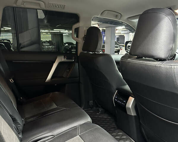 Черный Тойота Ленд Крузер Прадо, объемом двигателя 4 л и пробегом 35 тыс. км за 44999 $, фото 22 на Automoto.ua