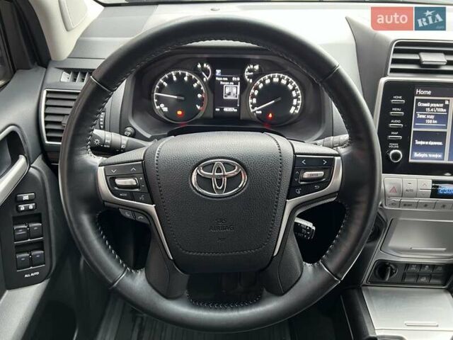 Черный Тойота Ленд Крузер Прадо, объемом двигателя 3.96 л и пробегом 42 тыс. км за 43977 $, фото 8 на Automoto.ua