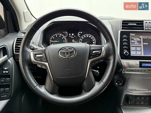 Черный Тойота Ленд Крузер Прадо, объемом двигателя 3.96 л и пробегом 69 тыс. км за 49700 $, фото 34 на Automoto.ua