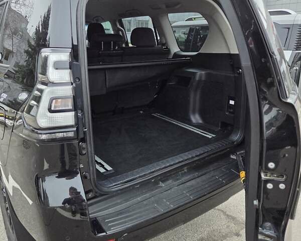 Черный Тойота Ленд Крузер Прадо, объемом двигателя 3.96 л и пробегом 130 тыс. км за 40000 $, фото 13 на Automoto.ua