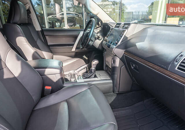 Черный Тойота Ленд Крузер Прадо, объемом двигателя 3.96 л и пробегом 153 тыс. км за 45086 $, фото 5 на Automoto.ua