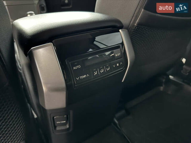 Черный Тойота Ленд Крузер Прадо, объемом двигателя 3.96 л и пробегом 62 тыс. км за 46000 $, фото 24 на Automoto.ua