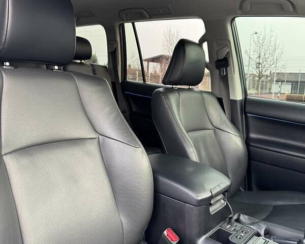 Черный Тойота Ленд Крузер Прадо, объемом двигателя 2.8 л и пробегом 75 тыс. км за 47500 $, фото 58 на Automoto.ua