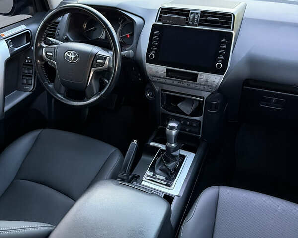 Черный Тойота Ленд Крузер Прадо, объемом двигателя 2.76 л и пробегом 83 тыс. км за 48800 $, фото 17 на Automoto.ua