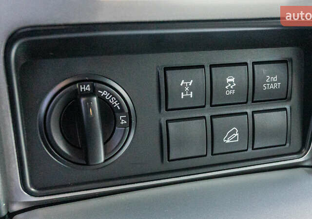 Черный Тойота Ленд Крузер Прадо, объемом двигателя 3.96 л и пробегом 153 тыс. км за 45086 $, фото 30 на Automoto.ua