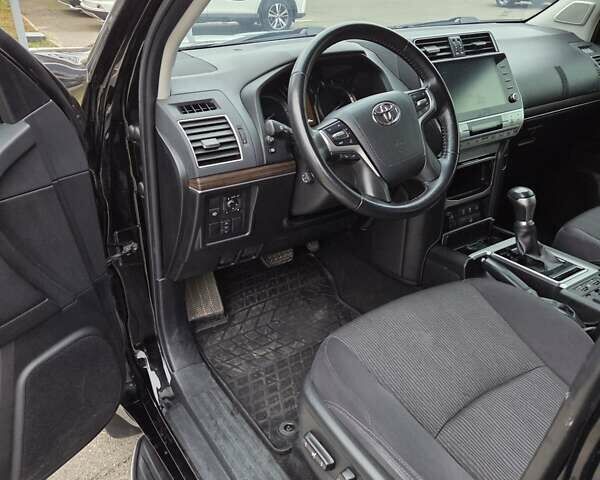 Черный Тойота Ленд Крузер Прадо, объемом двигателя 3.96 л и пробегом 130 тыс. км за 40000 $, фото 9 на Automoto.ua