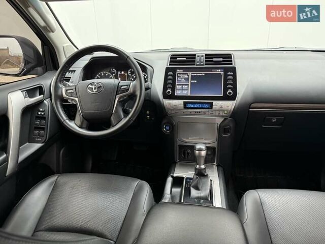 Черный Тойота Ленд Крузер Прадо, объемом двигателя 3.96 л и пробегом 69 тыс. км за 49700 $, фото 27 на Automoto.ua