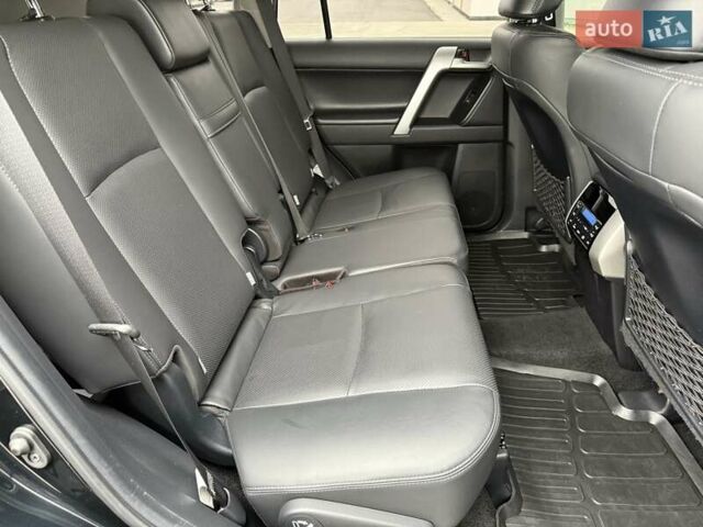 Черный Тойота Ленд Крузер Прадо, объемом двигателя 3.96 л и пробегом 69 тыс. км за 49700 $, фото 23 на Automoto.ua