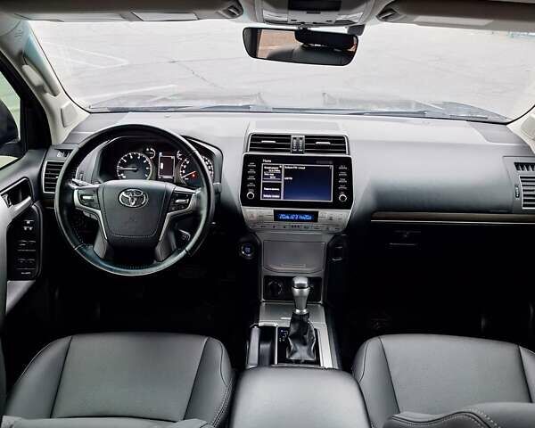 Чорний Тойота Ленд Крузер Прадо, об'ємом двигуна 3.96 л та пробігом 135 тис. км за 44900 $, фото 41 на Automoto.ua