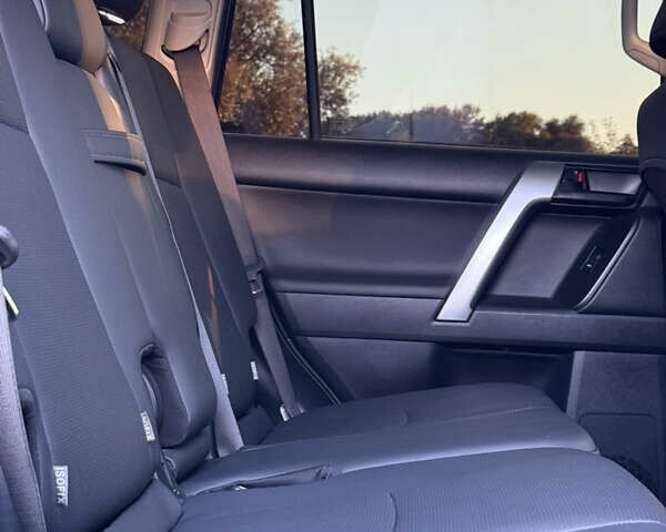 Черный Тойота Ленд Крузер Прадо, объемом двигателя 2.76 л и пробегом 83 тыс. км за 48800 $, фото 19 на Automoto.ua