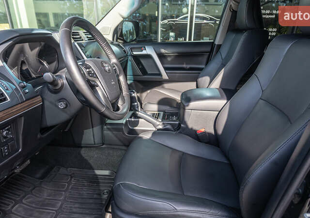 Черный Тойота Ленд Крузер Прадо, объемом двигателя 3.96 л и пробегом 153 тыс. км за 45086 $, фото 12 на Automoto.ua