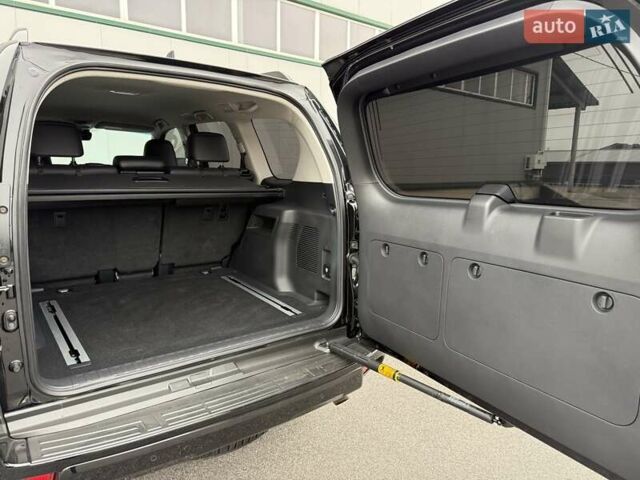 Черный Тойота Ленд Крузер Прадо, объемом двигателя 3.96 л и пробегом 69 тыс. км за 49700 $, фото 30 на Automoto.ua