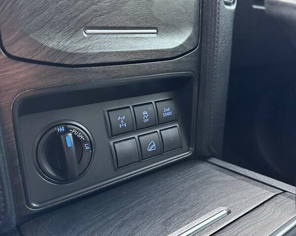 Черный Тойота Ленд Крузер Прадо, объемом двигателя 2.8 л и пробегом 75 тыс. км за 47500 $, фото 65 на Automoto.ua