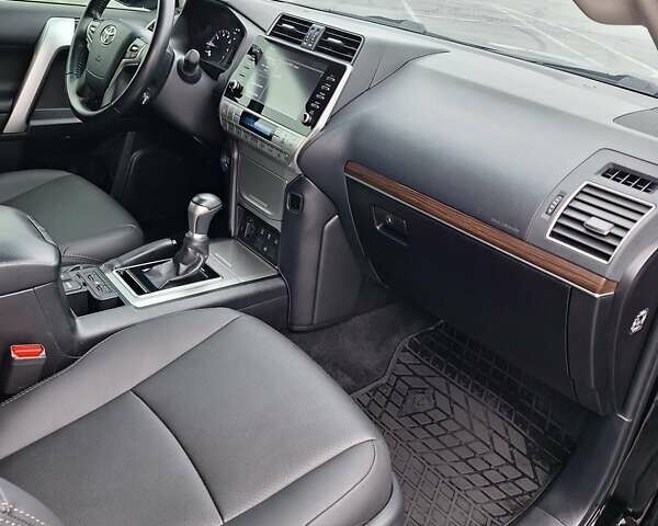 Чорний Тойота Ленд Крузер Прадо, об'ємом двигуна 3.96 л та пробігом 135 тис. км за 44900 $, фото 63 на Automoto.ua