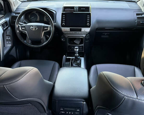 Черный Тойота Ленд Крузер Прадо, объемом двигателя 2.76 л и пробегом 83 тыс. км за 48800 $, фото 16 на Automoto.ua