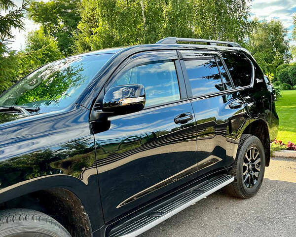 Черный Тойота Ленд Крузер Прадо, объемом двигателя 3.96 л и пробегом 18 тыс. км за 55600 $, фото 2 на Automoto.ua