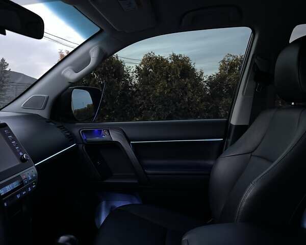 Черный Тойота Ленд Крузер Прадо, объемом двигателя 2.8 л и пробегом 75 тыс. км за 47500 $, фото 84 на Automoto.ua