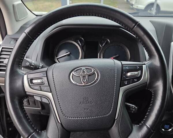 Черный Тойота Ленд Крузер Прадо, объемом двигателя 3.96 л и пробегом 130 тыс. км за 40000 $, фото 7 на Automoto.ua