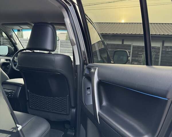 Черный Тойота Ленд Крузер Прадо, объемом двигателя 2.8 л и пробегом 75 тыс. км за 47500 $, фото 51 на Automoto.ua