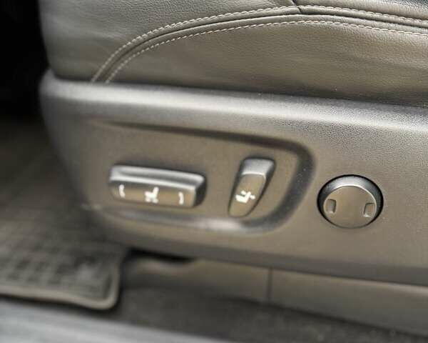 Чорний Тойота Ленд Крузер Прадо, об'ємом двигуна 2.76 л та пробігом 216 тис. км за 42500 $, фото 18 на Automoto.ua