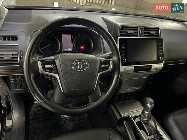Чорний Тойота Ленд Крузер Прадо, об'ємом двигуна 2.8 л та пробігом 3 тис. км за 60999 $, фото 30 на Automoto.ua