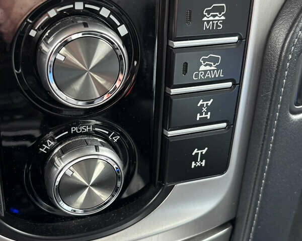 Черный Тойота Ленд Крузер Прадо, объемом двигателя 2.8 л и пробегом 33 тыс. км за 58000 $, фото 7 на Automoto.ua