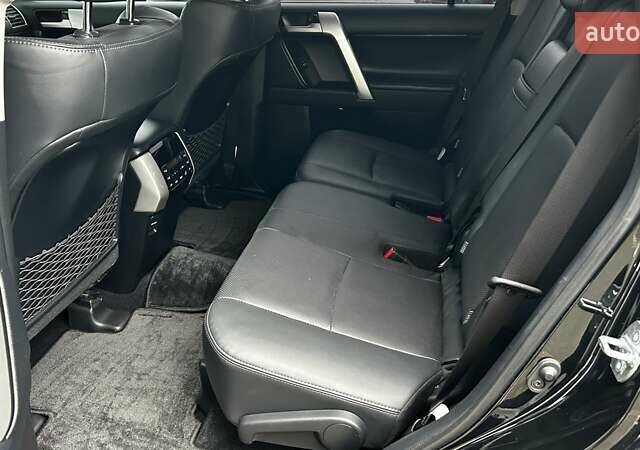 Черный Тойота Ленд Крузер Прадо, объемом двигателя 3.96 л и пробегом 31 тыс. км за 57942 $, фото 10 на Automoto.ua