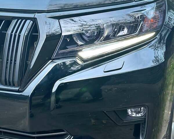 Тойота Ленд Крузер Прадо 2022 в Сарнах на Automoto.ua Черный Тойота Ленд Крузер Прадо, объемом двигателя 2.76 л и пробегом 70 тыс. км за 48600 $, фото 29 на Automoto.ua