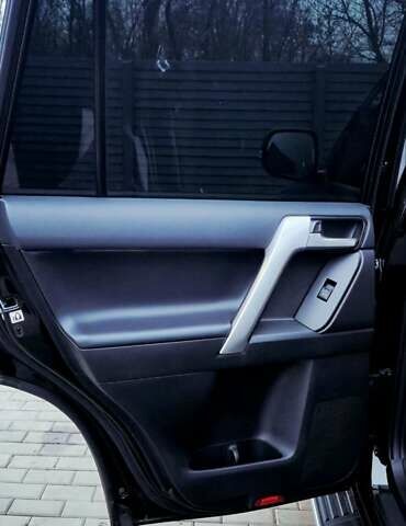 Чорний Тойота Ленд Крузер Прадо, об'ємом двигуна 2.76 л та пробігом 2 тис. км за 70000 $, фото 18 на Automoto.ua