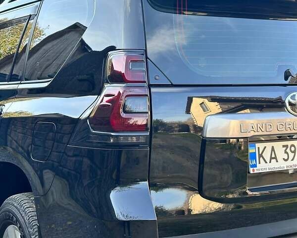 Тойота Ленд Крузер Прадо 2022 в Сарнах на Automoto.ua Черный Тойота Ленд Крузер Прадо, объемом двигателя 2.76 л и пробегом 70 тыс. км за 48600 $, фото 33 на Automoto.ua