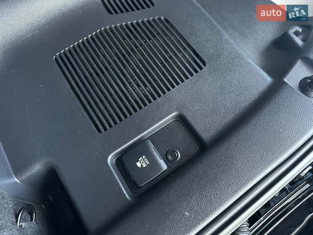 Черный Тойота Ленд Крузер Прадо, объемом двигателя 2.76 л и пробегом 93 тыс. км за 47500 $, фото 118 на Automoto.ua