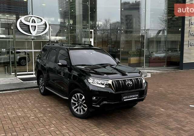 Черный Тойота Ленд Крузер Прадо, объемом двигателя 3.96 л и пробегом 31 тыс. км за 57942 $, фото 17 на Automoto.ua