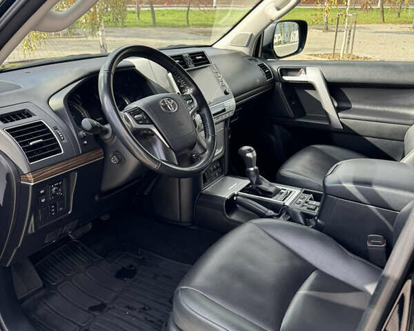 Чорний Тойота Ленд Крузер Прадо, об'ємом двигуна 2.76 л та пробігом 146 тис. км за 49300 $, фото 23 на Automoto.ua