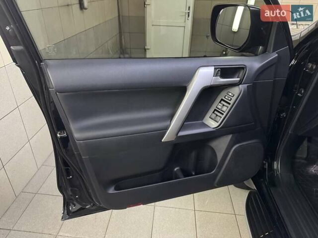 Чорний Тойота Ленд Крузер Прадо, об'ємом двигуна 2.8 л та пробігом 3 тис. км за 60999 $, фото 18 на Automoto.ua