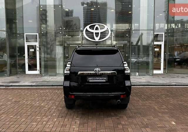 Черный Тойота Ленд Крузер Прадо, объемом двигателя 3.96 л и пробегом 31 тыс. км за 57942 $, фото 3 на Automoto.ua