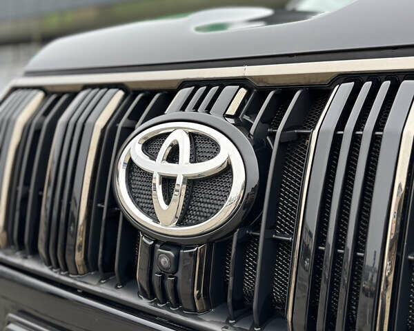 Черный Тойота Ленд Крузер Прадо, объемом двигателя 2.8 л и пробегом 33 тыс. км за 58000 $, фото 4 на Automoto.ua