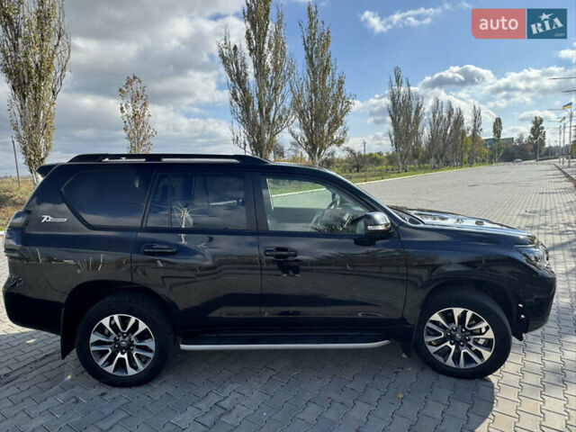 Чорний Тойота Ленд Крузер Прадо, об'ємом двигуна 2.76 л та пробігом 146 тис. км за 49300 $, фото 1 на Automoto.ua