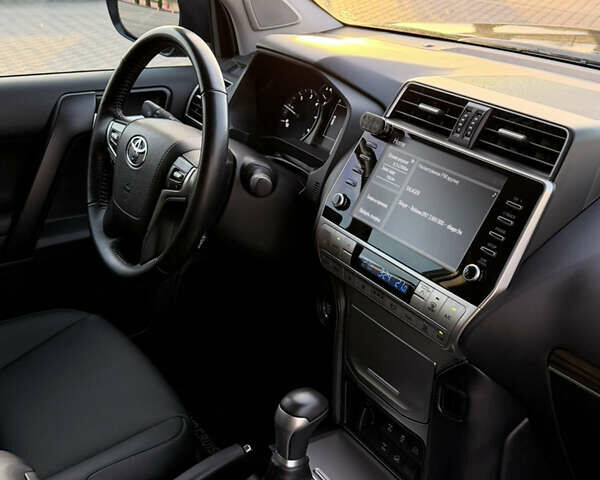 Черный Тойота Ленд Крузер Прадо, объемом двигателя 2.7 л и пробегом 67 тыс. км за 52500 $, фото 18 на Automoto.ua