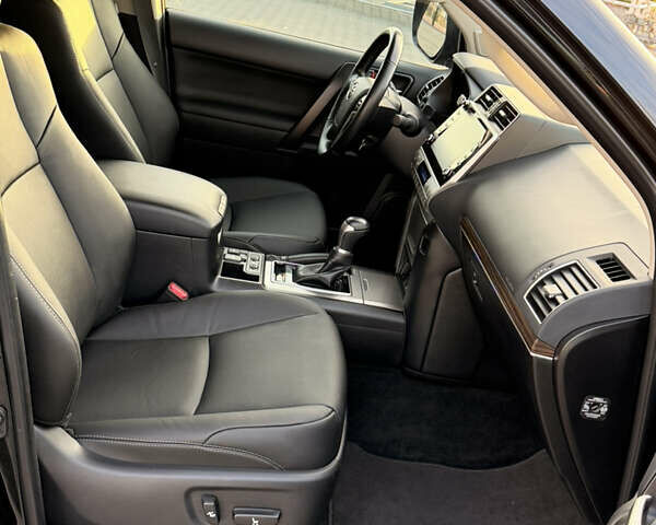 Черный Тойота Ленд Крузер Прадо, объемом двигателя 2.7 л и пробегом 67 тыс. км за 52500 $, фото 17 на Automoto.ua