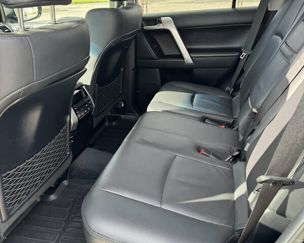 Чорний Тойота Ленд Крузер Прадо, об'ємом двигуна 2.76 л та пробігом 146 тис. км за 49300 $, фото 22 на Automoto.ua