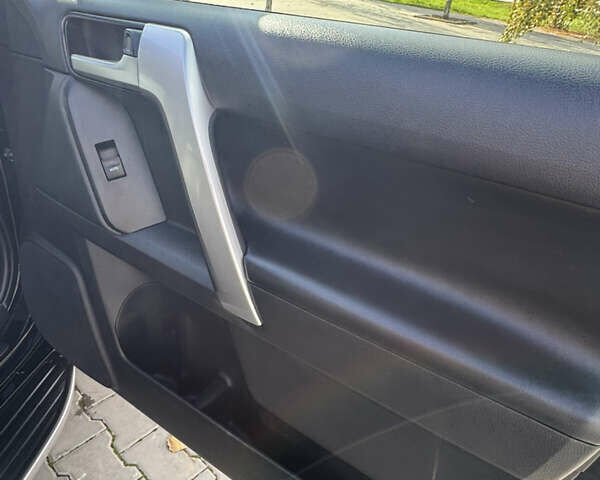 Чорний Тойота Ленд Крузер Прадо, об'ємом двигуна 2.76 л та пробігом 146 тис. км за 49300 $, фото 15 на Automoto.ua