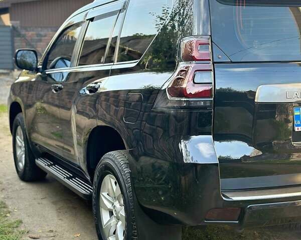Тойота Ленд Крузер Прадо 2022 в Сарнах на Automoto.ua Черный Тойота Ленд Крузер Прадо, объемом двигателя 2.76 л и пробегом 70 тыс. км за 48600 $, фото 42 на Automoto.ua