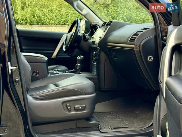 Чорний Тойота Ленд Крузер Прадо, об'ємом двигуна 2.76 л та пробігом 66 тис. км за 57000 $, фото 26 на Automoto.ua