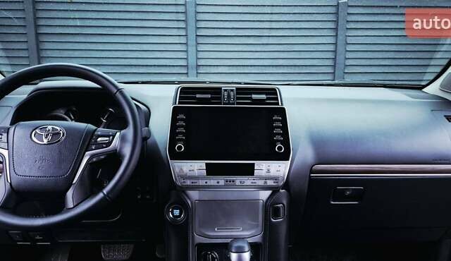 Чорний Тойота Ленд Крузер Прадо, об'ємом двигуна 2.76 л та пробігом 2 тис. км за 70000 $, фото 15 на Automoto.ua